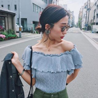 MEER.Offshoulder frills knit(ニット/セーター)