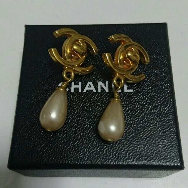 CHANEL☆パールイヤリング