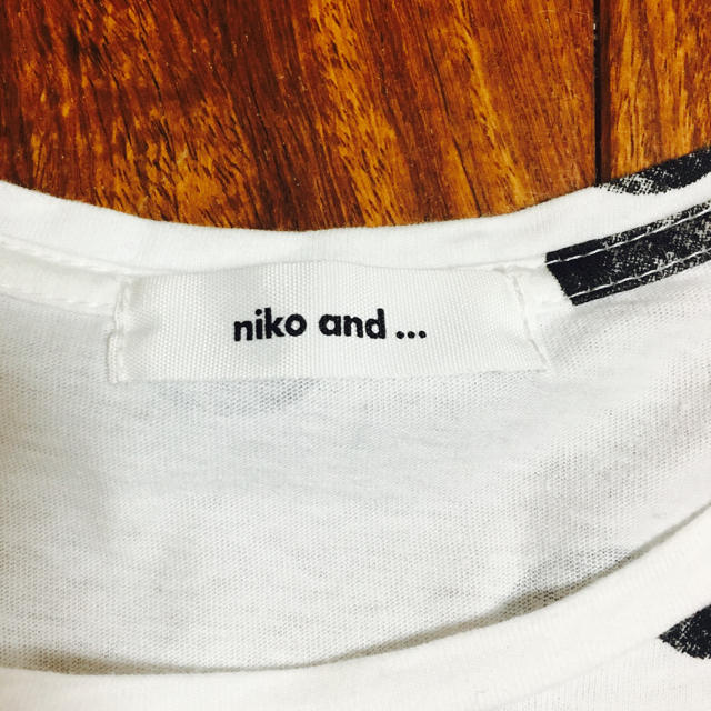 niko and...(ニコアンド)の半袖Tシャツ レディースのトップス(Tシャツ(半袖/袖なし))の商品写真