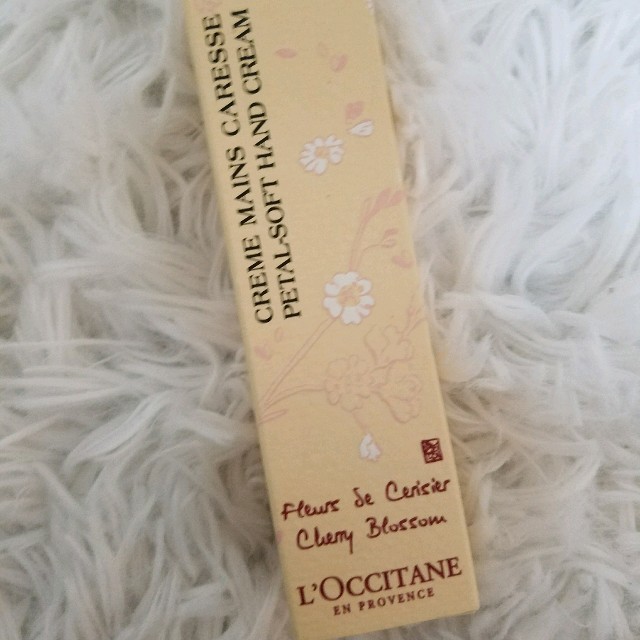 L'OCCITANE(ロクシタン)のちーちゃんさん専用出品 コスメ/美容のボディケア(ハンドクリーム)の商品写真