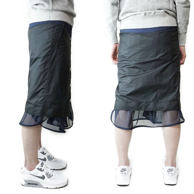 sacai(サカイ)のNIKE×sacai美品ウインドランナースカートXSブラックネイビーlabDSM レディースのスカート(ひざ丈スカート)の商品写真