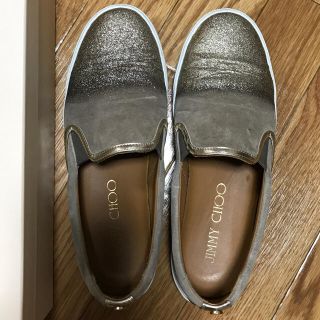 ジミーチュウ(JIMMY CHOO)のJIMMY CHOOゴールドラメスリッポン38やぎ革グレージュ(スリッポン/モカシン)