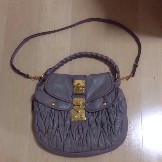 ミュウミュウ(miumiu)のmiumiu♥︎値下げします(ショルダーバッグ)