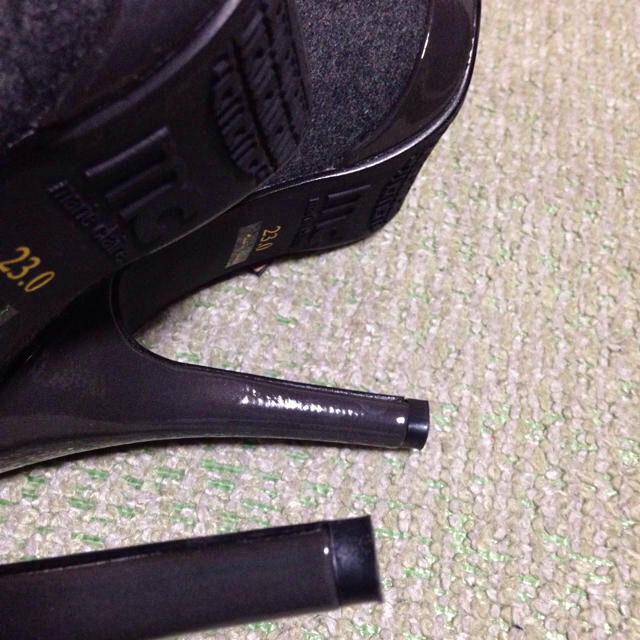 Marie Claire(マリクレール)のグレー ハイヒール レディースの靴/シューズ(ハイヒール/パンプス)の商品写真