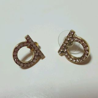 フェラガモ(Ferragamo)のフェラガモ♡ピアス(ピアス)