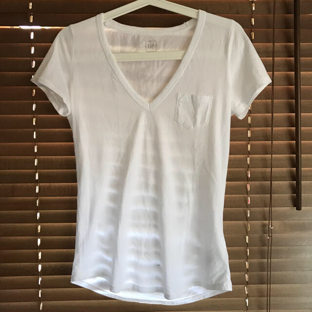 GAP(ギャップ)の未使用☆白T☆Ｖネック レディースのトップス(Tシャツ(半袖/袖なし))の商品写真