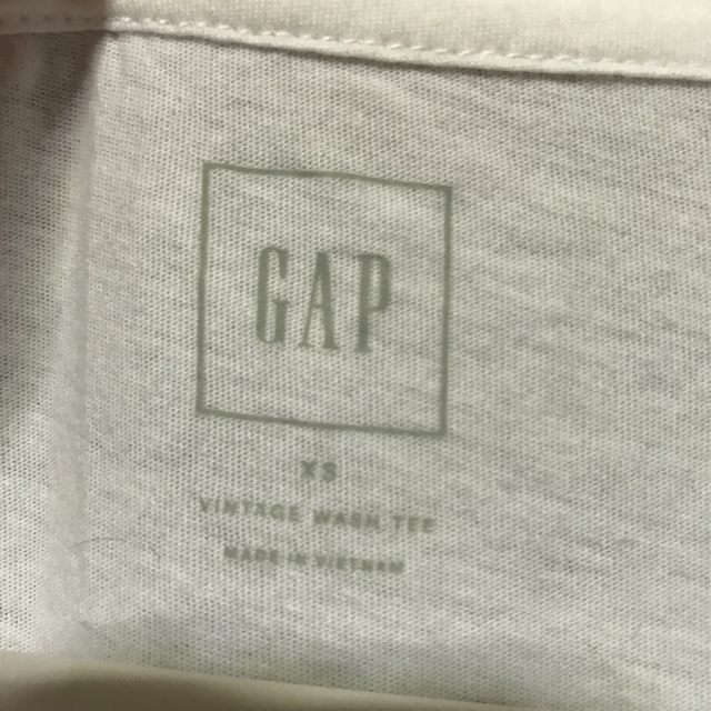 GAP(ギャップ)の未使用☆白T☆Ｖネック レディースのトップス(Tシャツ(半袖/袖なし))の商品写真