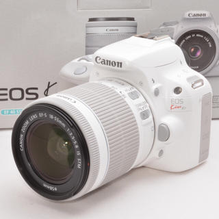 キヤノン(Canon)の⭐️新品級⭐️Wi-Fi対応☘️キヤノン EOS Kiss X7 希少なホワイト(デジタル一眼)