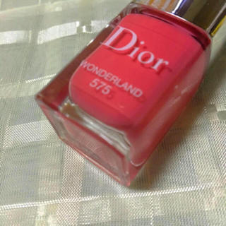 クリスチャンディオール(Christian Dior)のほぼ新品❤️ Dior ヴェルニ ネイル マニキュア 575 ワンダーランド ホ(マニキュア)
