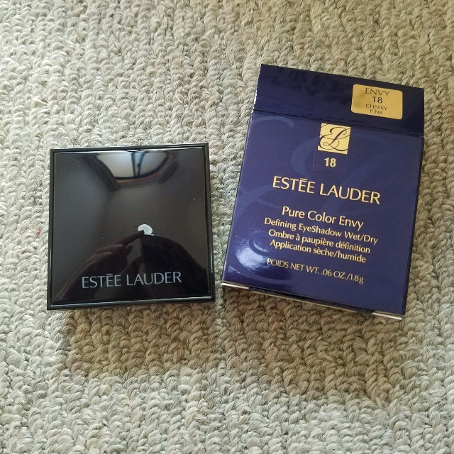 Estee Lauder(エスティローダー)のESTEE LAUDER アイシャドウ ピンク コスメ/美容のベースメイク/化粧品(アイシャドウ)の商品写真