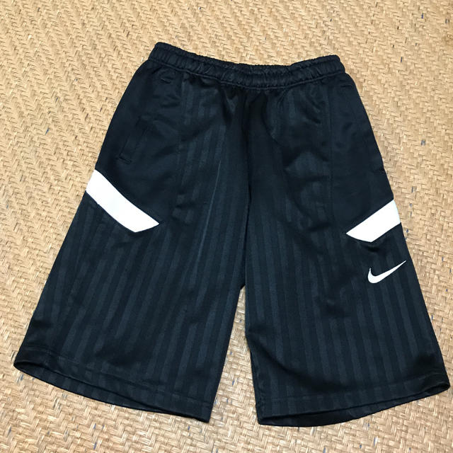 NIKE(ナイキ)のぷう様専用です☆ナイキ☆ハーフパンツ150㎝ キッズ/ベビー/マタニティのキッズ服男の子用(90cm~)(パンツ/スパッツ)の商品写真