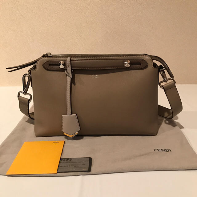 FENDI(フェンディ)のa♡様専用 FENDI（フェンディ）バイザウェイ グレージュ レディースのバッグ(ハンドバッグ)の商品写真