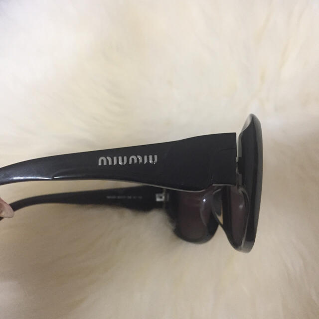 miumiu(ミュウミュウ)のMIUMIU サングラス レディースのファッション小物(サングラス/メガネ)の商品写真