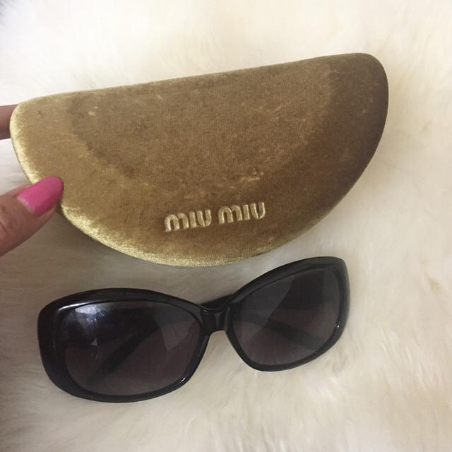 miumiu(ミュウミュウ)のMIUMIU サングラス レディースのファッション小物(サングラス/メガネ)の商品写真