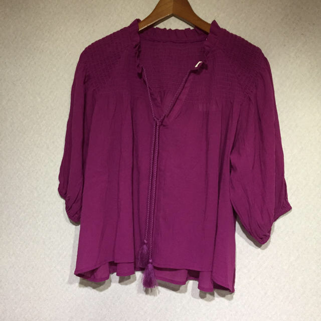 w closet(ダブルクローゼット)の新品・タグ付き ピンク ブラウス  レディースのトップス(シャツ/ブラウス(半袖/袖なし))の商品写真