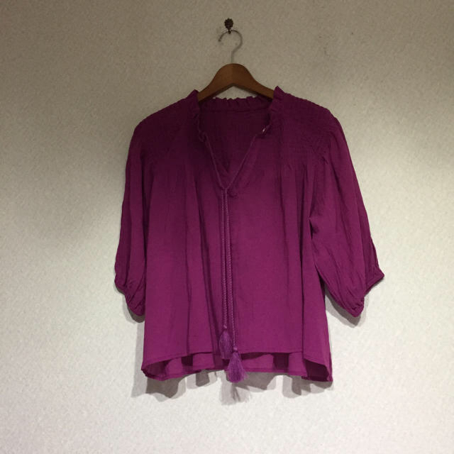 w closet(ダブルクローゼット)の新品・タグ付き ピンク ブラウス  レディースのトップス(シャツ/ブラウス(半袖/袖なし))の商品写真