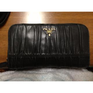 プラダ(PRADA)の値下げPRADA ラムスキンギャザー財布(財布)