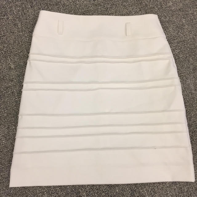 salire(サリア)の salire ホワイトスカート レディースのスカート(ミニスカート)の商品写真