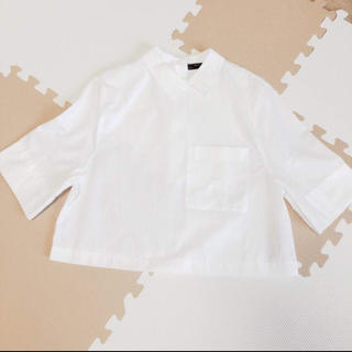 ザラ(ZARA)のZARA 白シャツ(Tシャツ(半袖/袖なし))