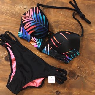 ヴィクトリアズシークレット(Victoria's Secret)のVSPINK❤︎MIDLINE PLUNGE HALTER ビキニSET(水着)