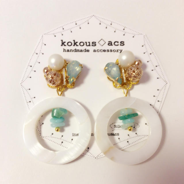 定価48000円 18K イエローゴールドピアス 天然石プレナイト 大粒