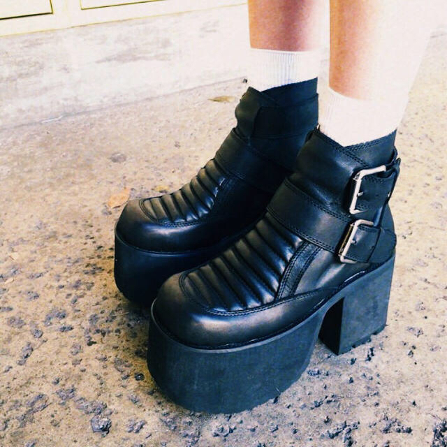 UNIF(ユニフ)のUNIF ユニフ DOWNER BOOT ブーツ レディースの靴/シューズ(ブーツ)の商品写真