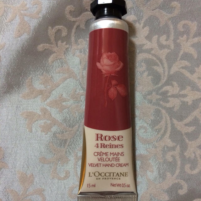 L'OCCITANE(ロクシタン)の新品🎀ハンドクリーム コスメ/美容のネイル(ネイルケア)の商品写真