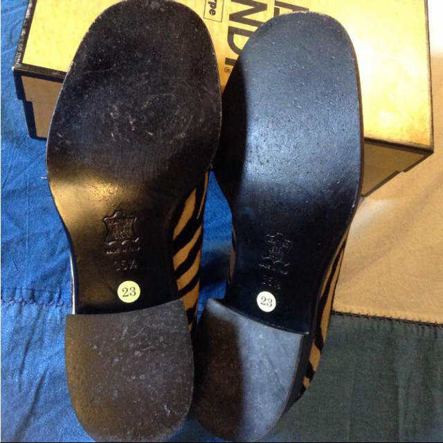 FENDI(フェンディ)のネロリ様専用♡フェンディ 22.5cm ハラコシューズ レディースの靴/シューズ(ローファー/革靴)の商品写真