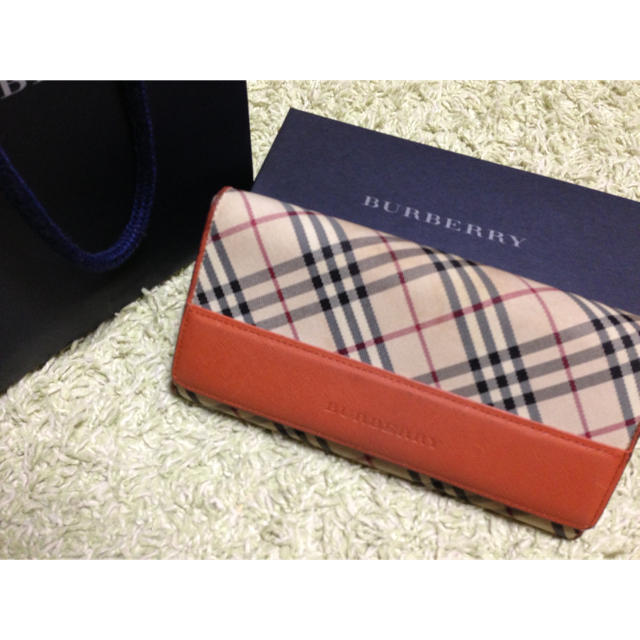 BURBERRY by くみこ's shop|バーバリーならラクマ - バーバリーBURBERRY長財布正規品♡の通販 HOTお得