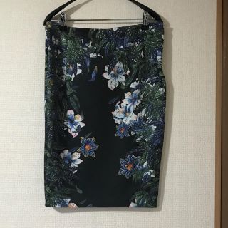 ザラ(ZARA)のzara♡ボタニカル柄スカート♡(ひざ丈スカート)