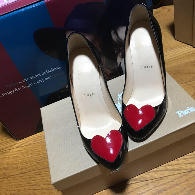 Christian Louboutin(クリスチャンルブタン)のハートルブタン のん様専用  レディースの靴/シューズ(ハイヒール/パンプス)の商品写真