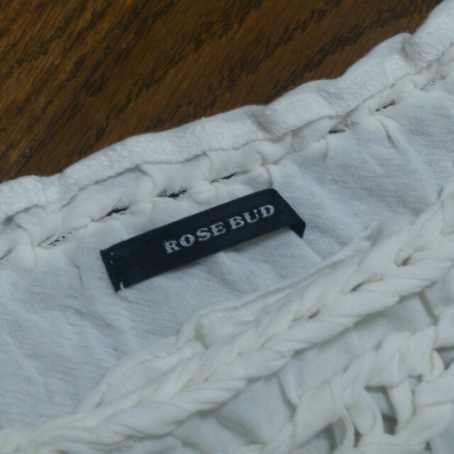 ROSE BUD(ローズバッド)の送料込み☆ROSE BUDカットソー レディースのトップス(カットソー(半袖/袖なし))の商品写真