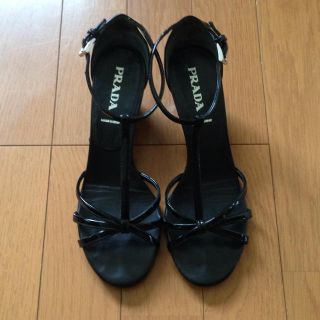 プラダ(PRADA)のPRADA 黒ウェッジサンダル(サンダル)