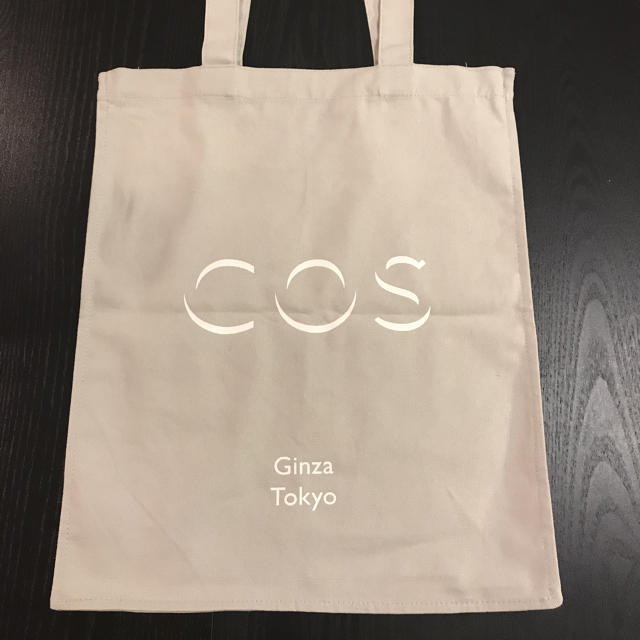 COS(コス)のCOS★銀座限定★オープン記念★未使用★トートバッグ レディースのバッグ(トートバッグ)の商品写真