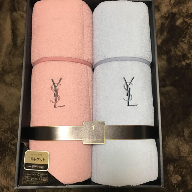 Yves Saint Laurent Beaute(イヴサンローランボーテ)のYSL イヴ・サンローラン キルトケット キッズ/ベビー/マタニティの寝具/家具(タオルケット)の商品写真