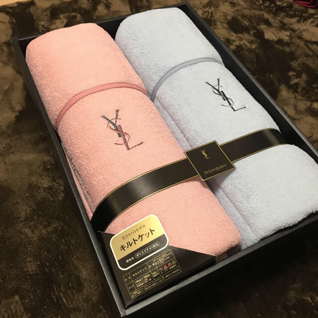 Yves Saint Laurent Beaute - YSL イヴ・サンローラン キルト Yves Saint Laurent Beaute - YSL イヴ・サンローラン キルト