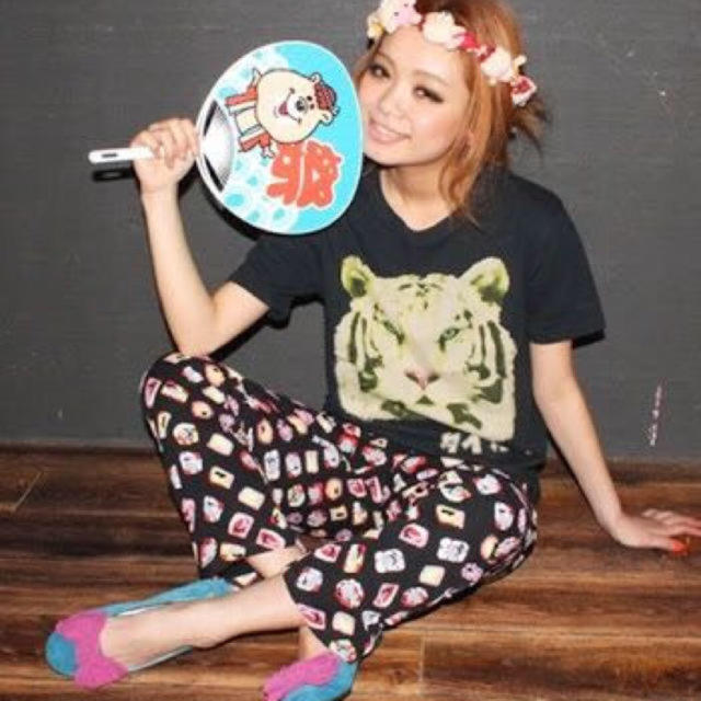 wc(ダブルシー)のW♡C 大人気 タイガーTシャツ レディースのトップス(Tシャツ(半袖/袖なし))の商品写真