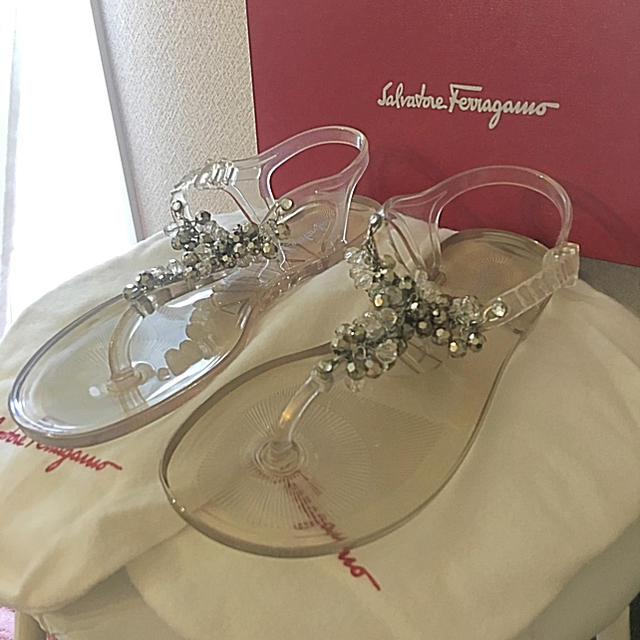 Salvatore Ferragamo(サルヴァトーレフェラガモ)のフェラガモ まるでガラスの靴 美しいラバーサンダル未使用 レディースの靴/シューズ(サンダル)の商品写真