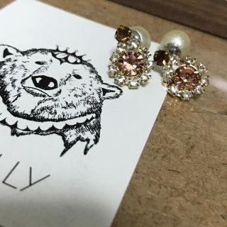 ケービーエフ(KBF)のリバーシブルビジューピアス(ピアス)