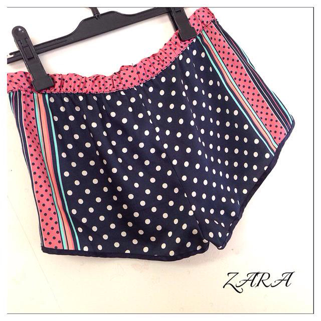 ZARA(ザラ)のZARA♡ドットプリントショーパン レディースのパンツ(ショートパンツ)の商品写真