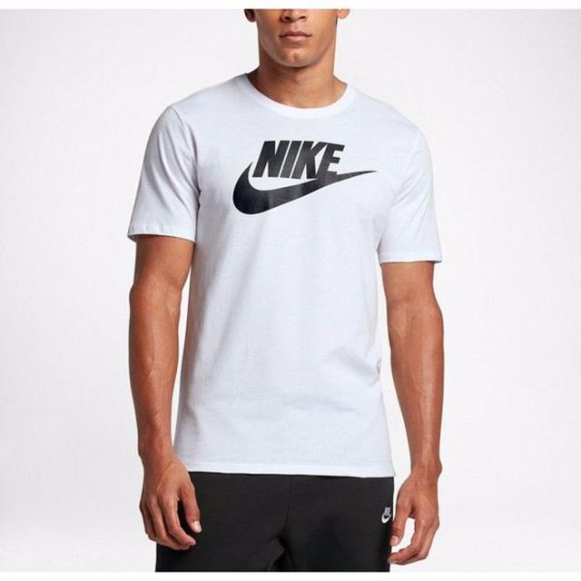 NIKE(ナイキ)のNIKE　半袖　Tシャツ メンズのトップス(Tシャツ/カットソー(半袖/袖なし))の商品写真