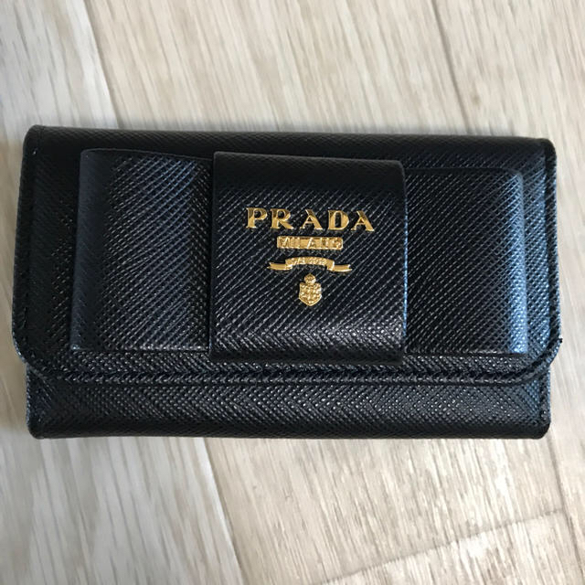 PRADA(プラダ)のプラダサフィアーノキーケース♡最終値下げ！！ レディースのファッション小物(キーケース)の商品写真