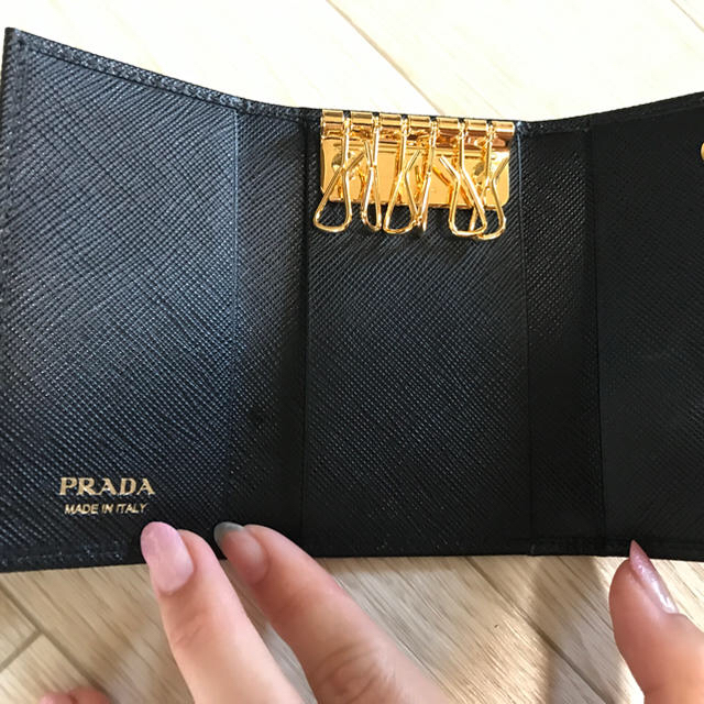 PRADA(プラダ)のプラダサフィアーノキーケース♡最終値下げ！！ レディースのファッション小物(キーケース)の商品写真