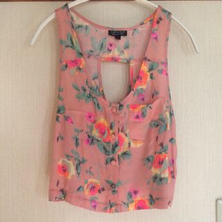 トップショップ(TOPSHOP)のTOPSHOP 花柄トップス 送料込み♪(カットソー(半袖/袖なし))