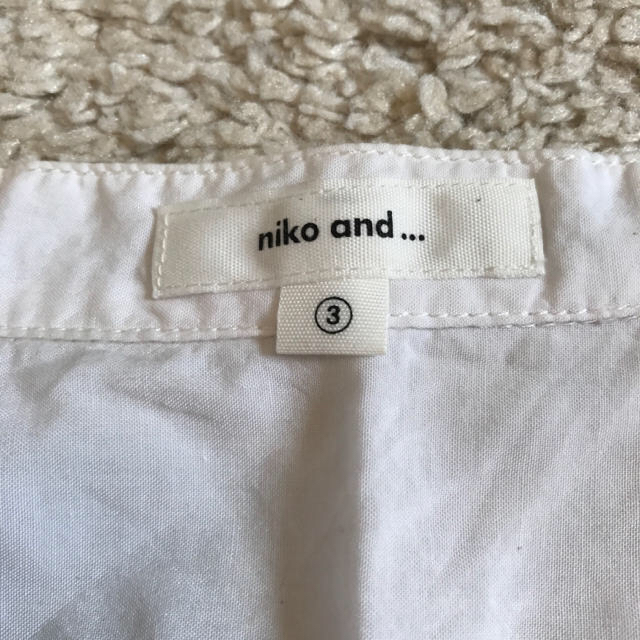 niko and...(ニコアンド)のniko and . . .  白 シャツ ワンピース レディースのワンピース(ひざ丈ワンピース)の商品写真