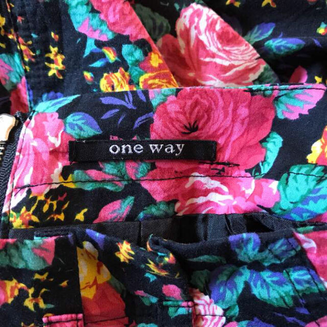 one*way(ワンウェイ)の美品 oneway  花柄スカート レディースのスカート(ミニスカート)の商品写真
