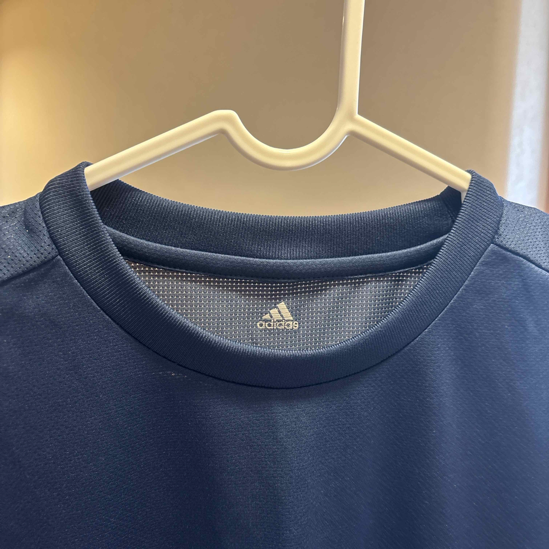 adidas(アディダス)のadidas Tシャツ　150センチ キッズ/ベビー/マタニティのキッズ服男の子用(90cm~)(Tシャツ/カットソー)の商品写真