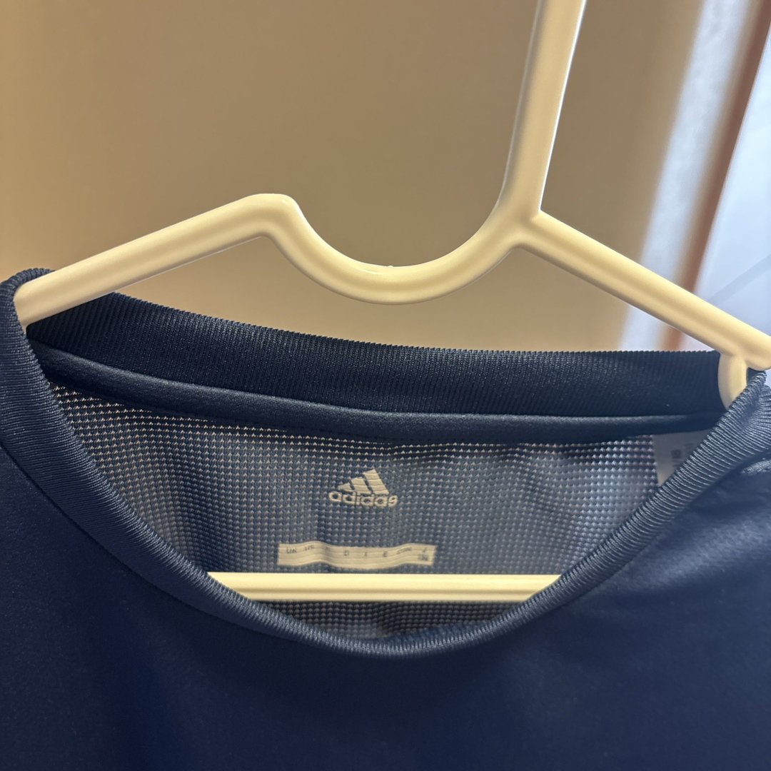 adidas(アディダス)のadidas Tシャツ　150センチ キッズ/ベビー/マタニティのキッズ服男の子用(90cm~)(Tシャツ/カットソー)の商品写真