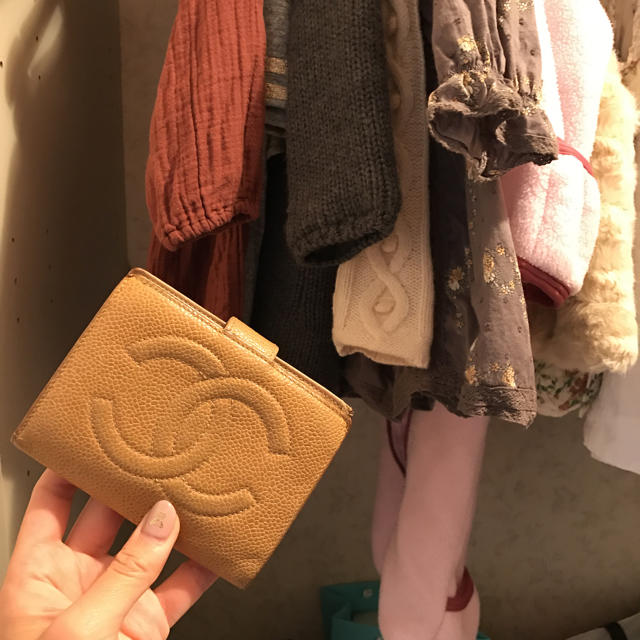 CHANEL(シャネル)のvintage chanel wallet. レディースのファッション小物(財布)の商品写真