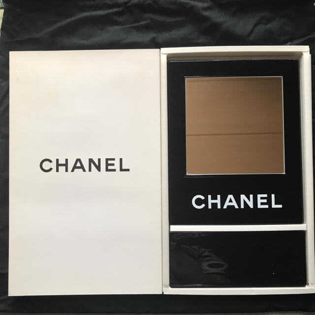 CHANEL - 【新品・未使用】CHANEL 限定 スタンドミラーの通販 by